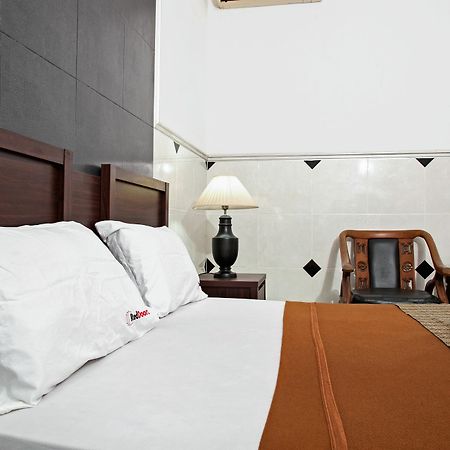 Reddoorz Near City Of Tomorrow Mall Surabaya Eksteriør billede