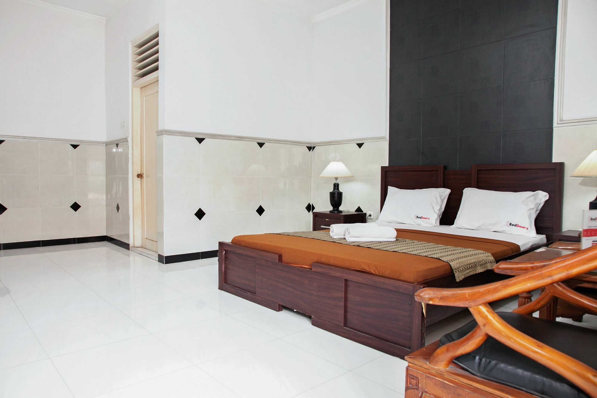 Reddoorz Near City Of Tomorrow Mall Surabaya Eksteriør billede