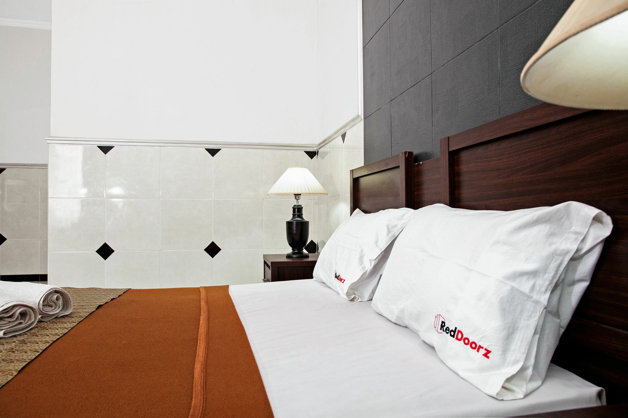 Reddoorz Near City Of Tomorrow Mall Surabaya Eksteriør billede